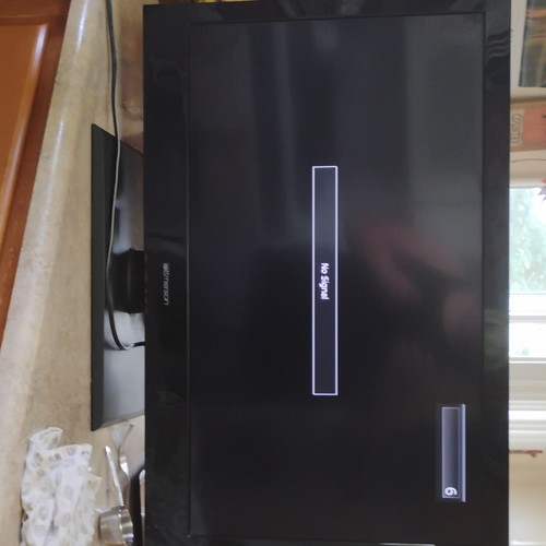 Emerson 32in lcd flat screen - 32in,